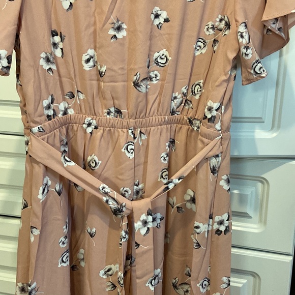 Sienna Sky floral dress. Size L - Picture 5 of 7